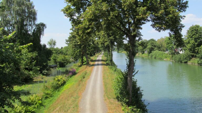 Baustart für neue Radschnellweg am Mittellandkanal