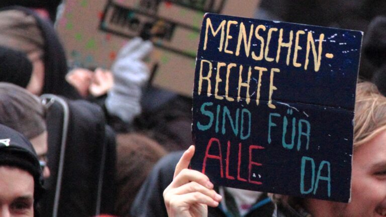 Grüne schlagen Alarm wegen Tischfestnahmen